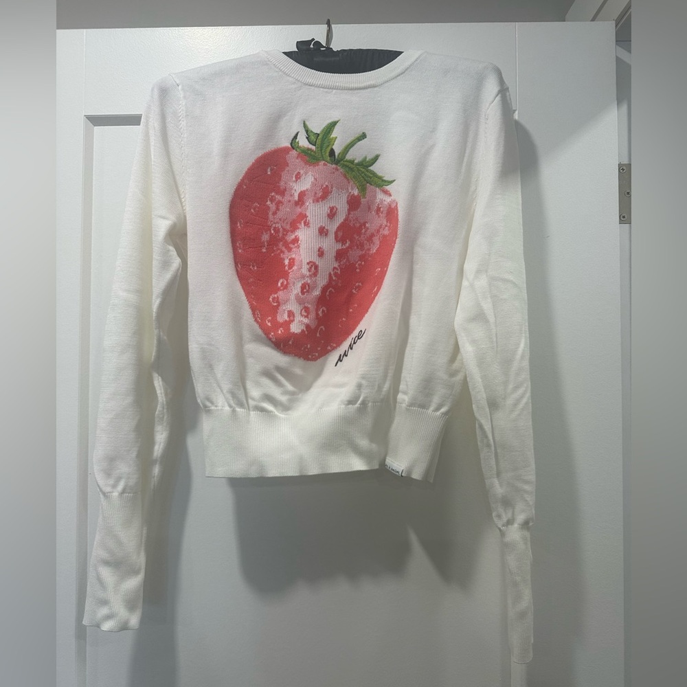 Super cute Desigual cropped sweater